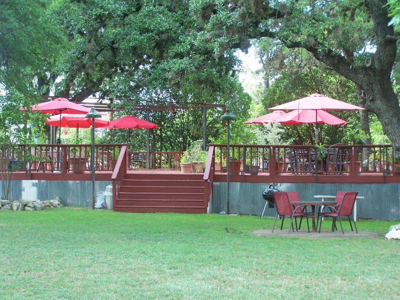 Blanco County Inn & Guesthouses Exterior photo